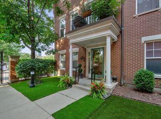 210 W Scott St APT K, Chicago, IL 60610