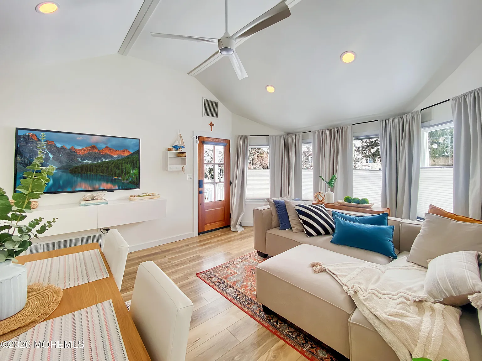 3 bed, 1108 sqft, $3,600 — Photo 4