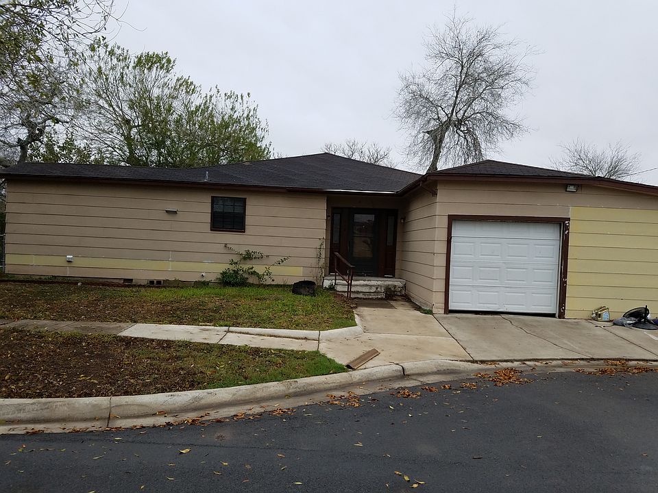1st image of 113 Pecan St