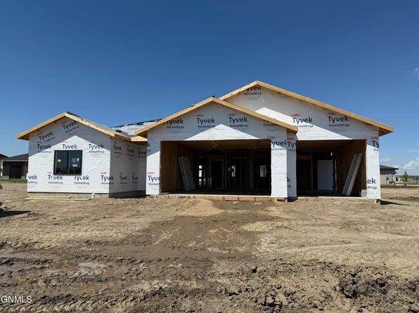 200 Paradise Dr, Bismarck, ND 58504