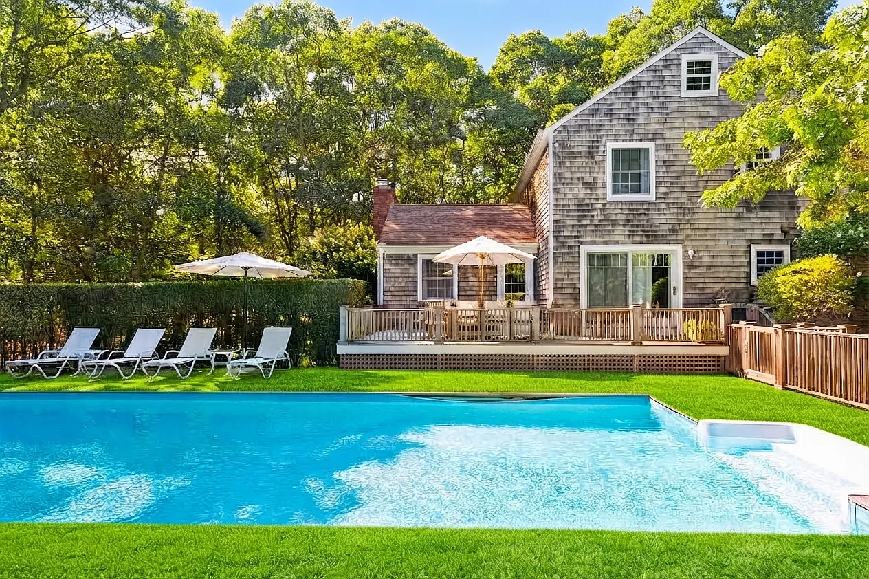 Private Hamptons Retreat | 5-Bedroom with Pool — Photo 1