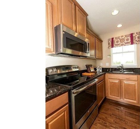 5th image of 93 S/l Glenwood Cir