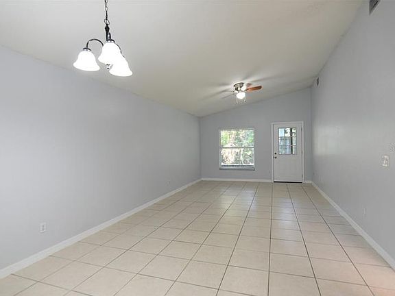 4th image of 851 Lincoln Pkwy