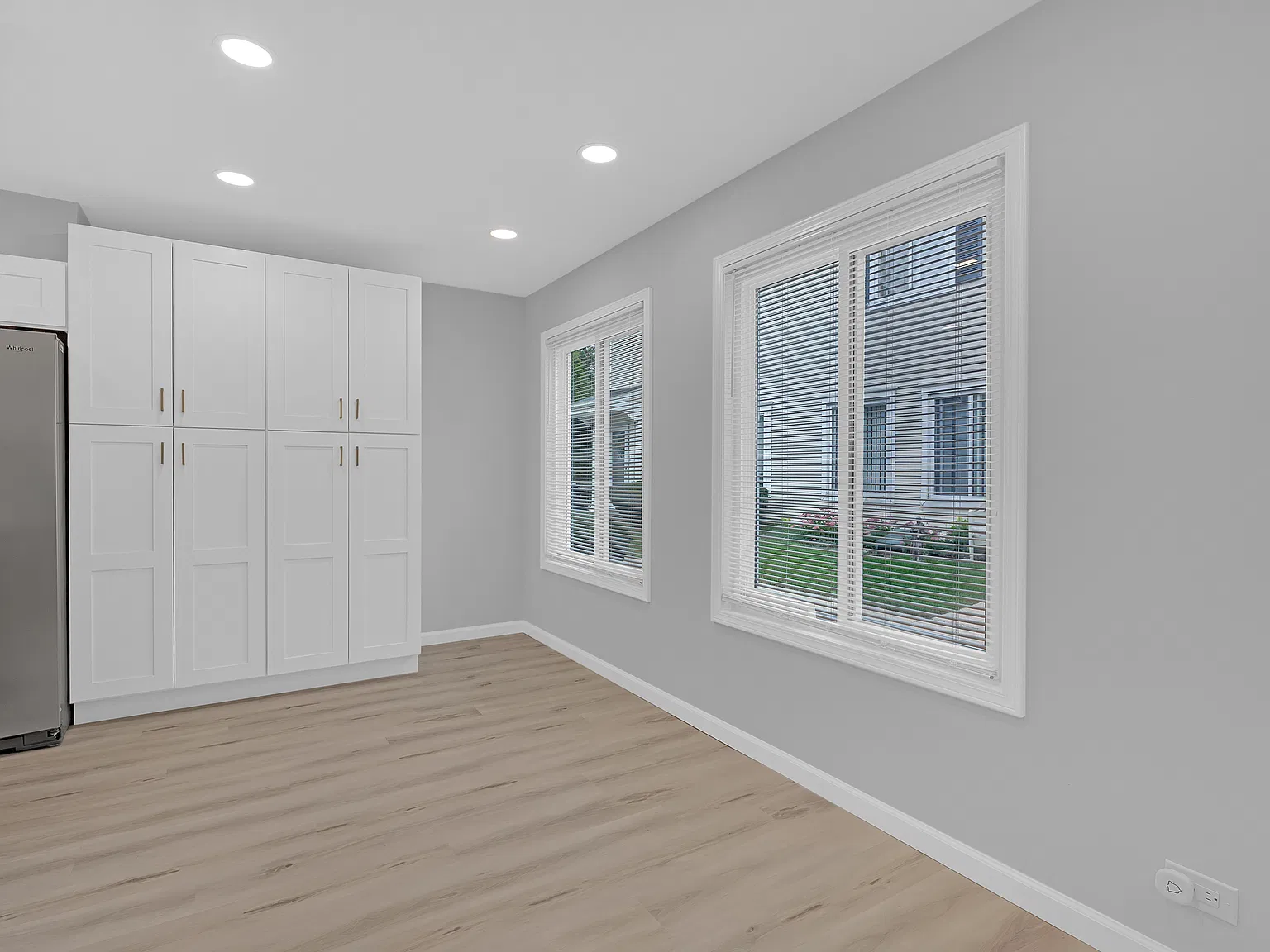 2 bed, 900 sqft, $2,000 — Photo 4
