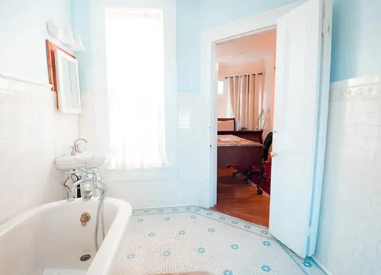 6056 Prytania St — Photo 34