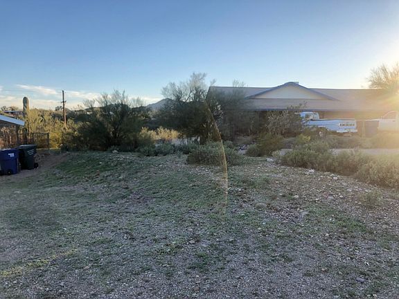 3rd image of 2821 N Silver Spur Dr