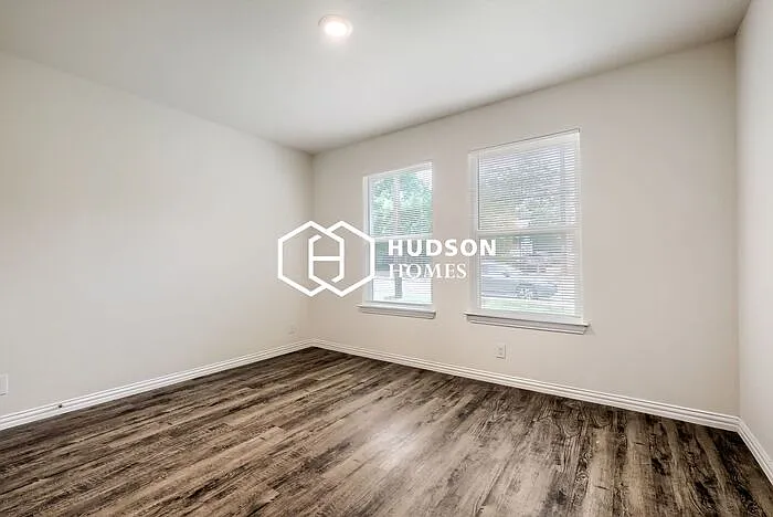 2434 Bermuda Dr — Photo 10