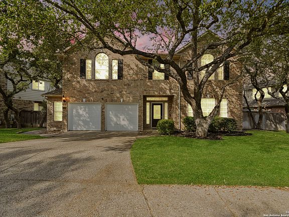3rd image of 26403 CUYAHOGA CIR