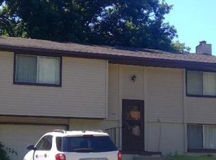 5042 Goldenrod Ln, Lincoln, NE 68512