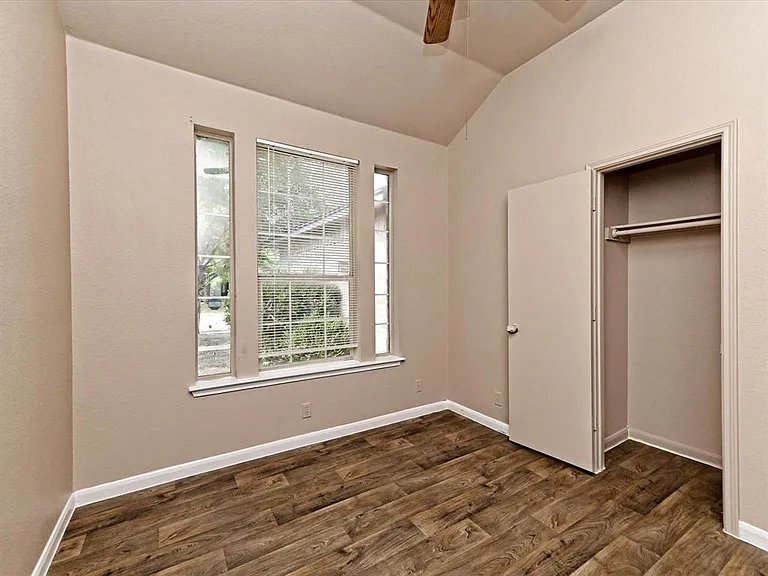 14700 Menifee St — Photo 23