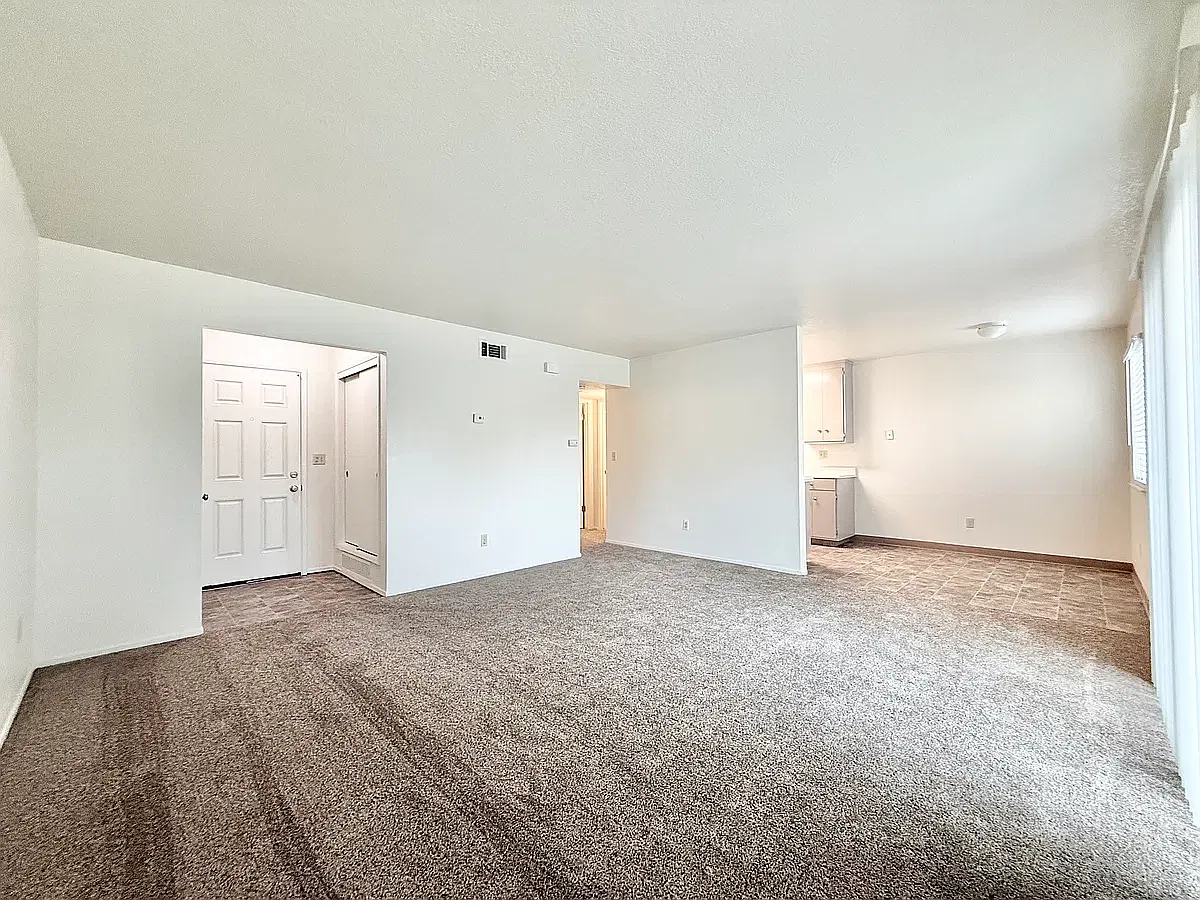 Stewart Apartments — Photo 3