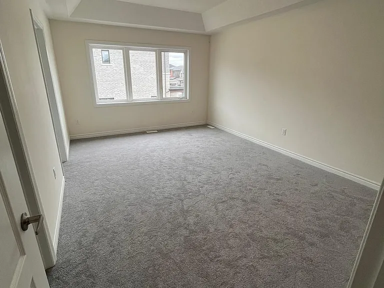 2107 Hallandale St — Photo 5