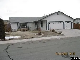 975 Mercedes Dr photo 1