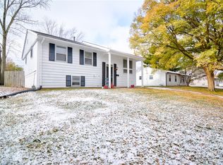 35 Whippoorwill Dr, Decatur, IL 62526