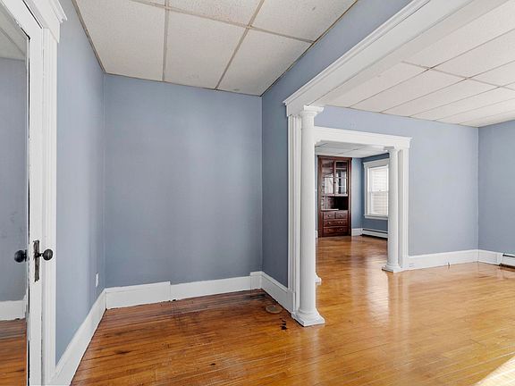 5th image of 104-106 School St #1