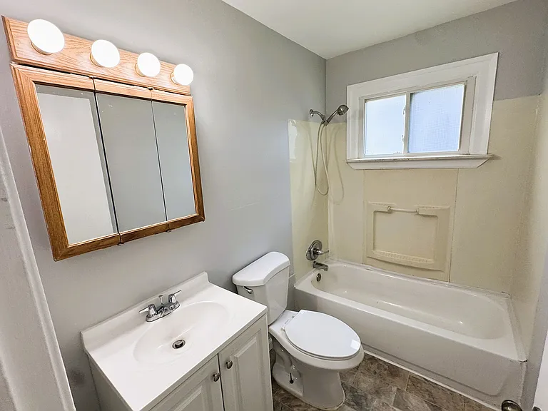 24644 Lauren Ave — Photo 8