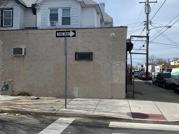6558 Vandike St, Philadelphia, PA 19135