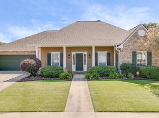 112 Hamlet Ln, Lafayette, LA 70508