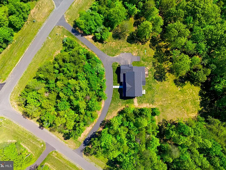 301 Kingdom Dr — Photo 20