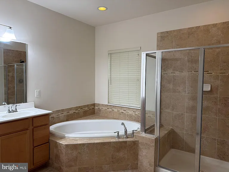 25707 Bishop Grove Ter — Photo 13