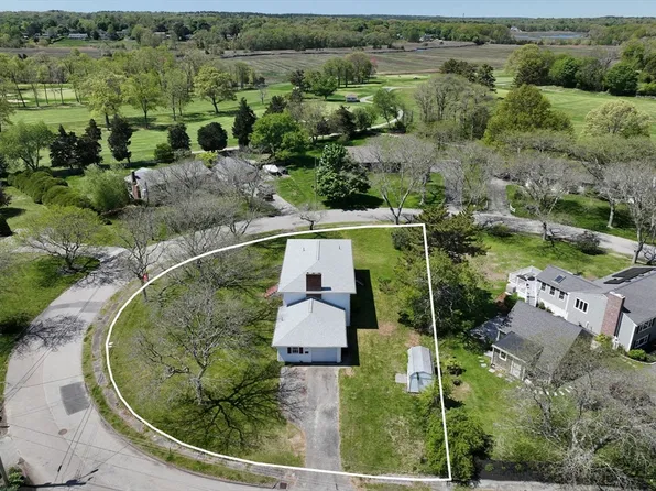 29 Country Club Cir, Scituate, MA 02066