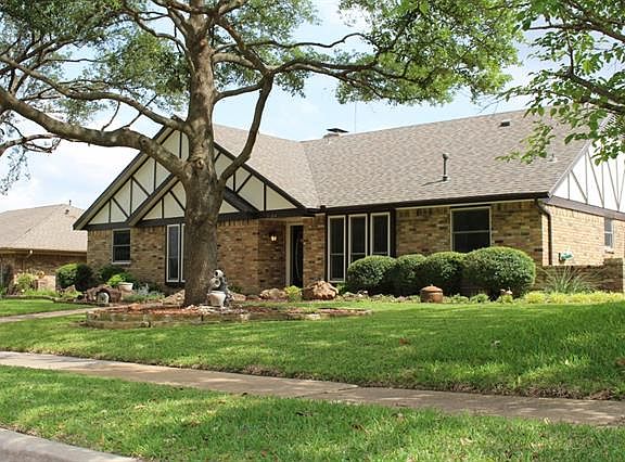 2nd image of 3104 Oxford Ct