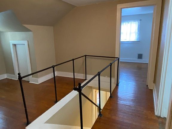 3rd image of 2906 Belmont Blvd #A