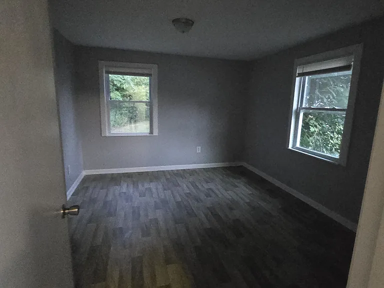 1215 Woolfolk St — Photo 2