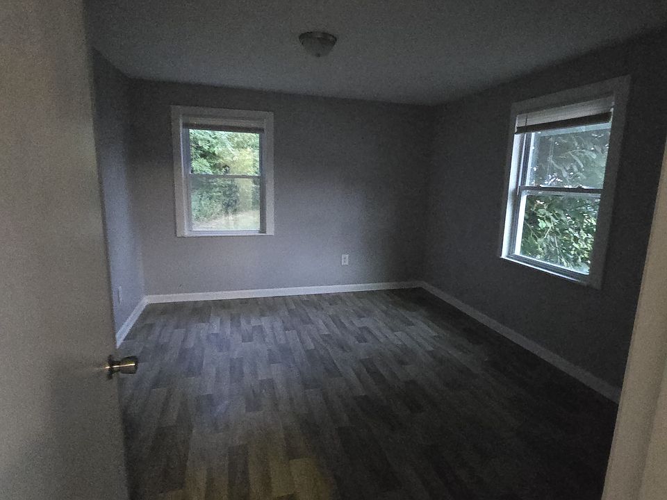 2nd image of 1215 Woolfolk St #11558358