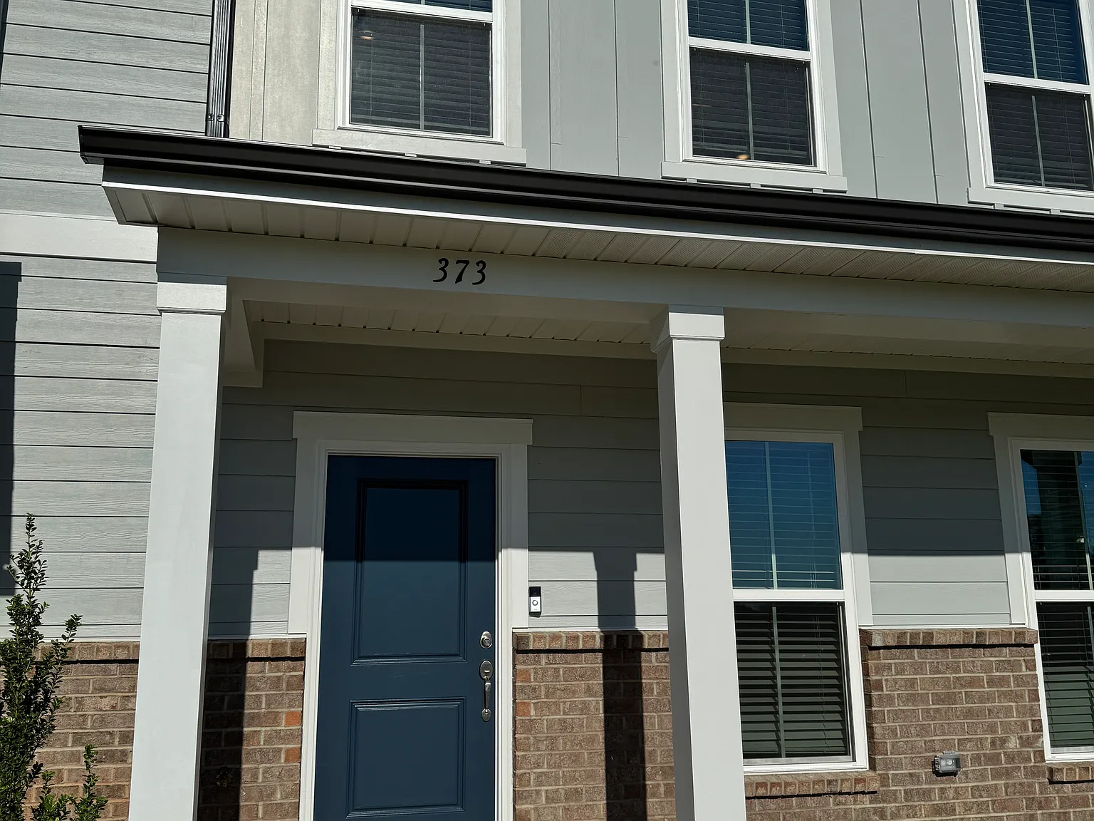 3 bed, 2.5 bath, 1955 sqft, $1,900 — Photo 4