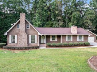 90 Country Roads Dr, Stockbridge, GA 30281