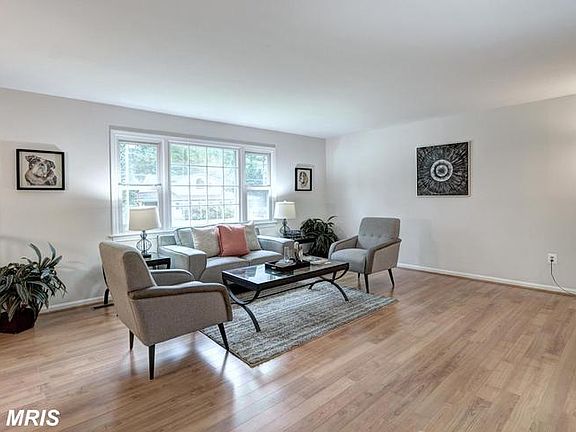 5th image of 2637 Jackson Dr