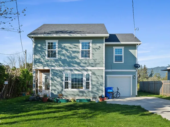 4004 12th St, Tillamook, OR 97141