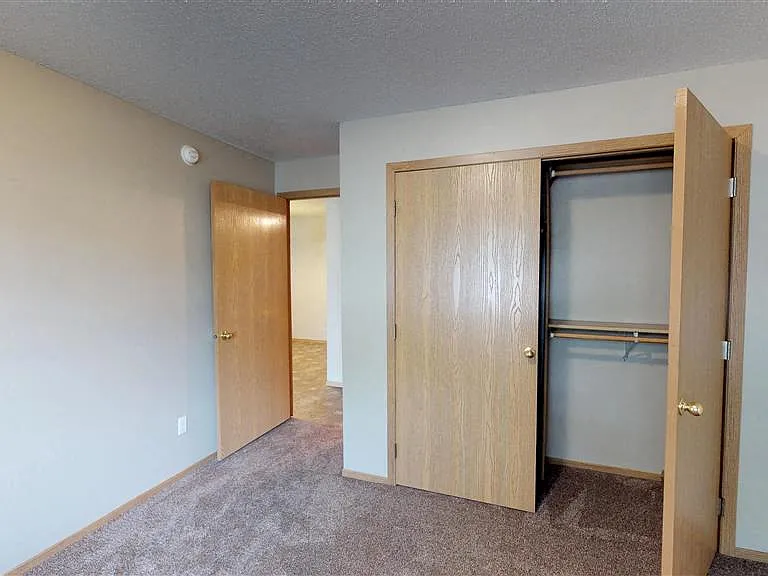 Oakmont Estates — Photo 10
