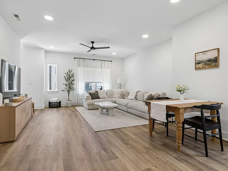 700 N Dupont Ave #310A — Photo 15