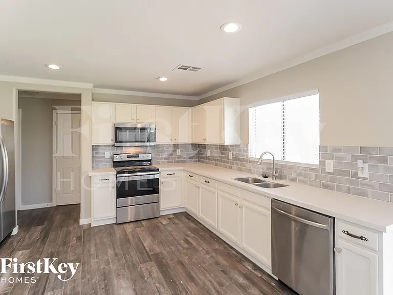 28590 N Obsidian Dr — Photo 9