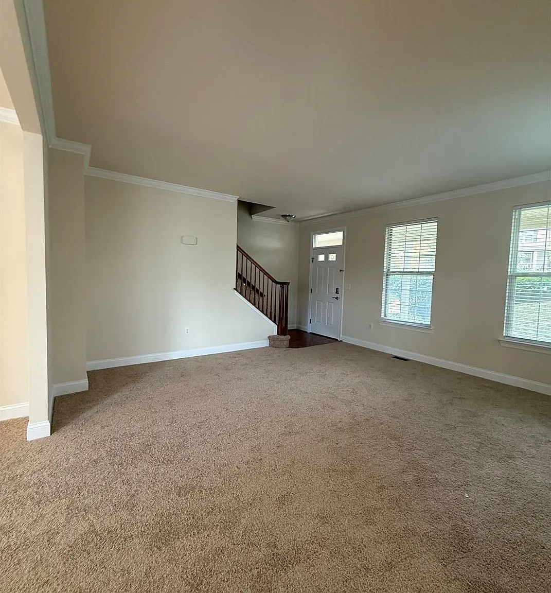 860 Main Street — Photo 3