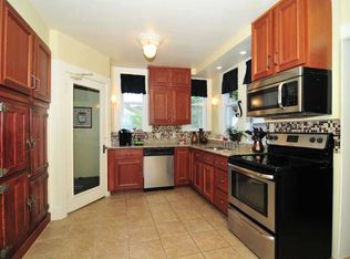 6624 W Wells St, Wauwatosa, WI 53213