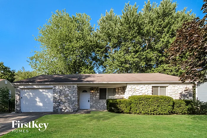 7727 Inverness Dr photo 1