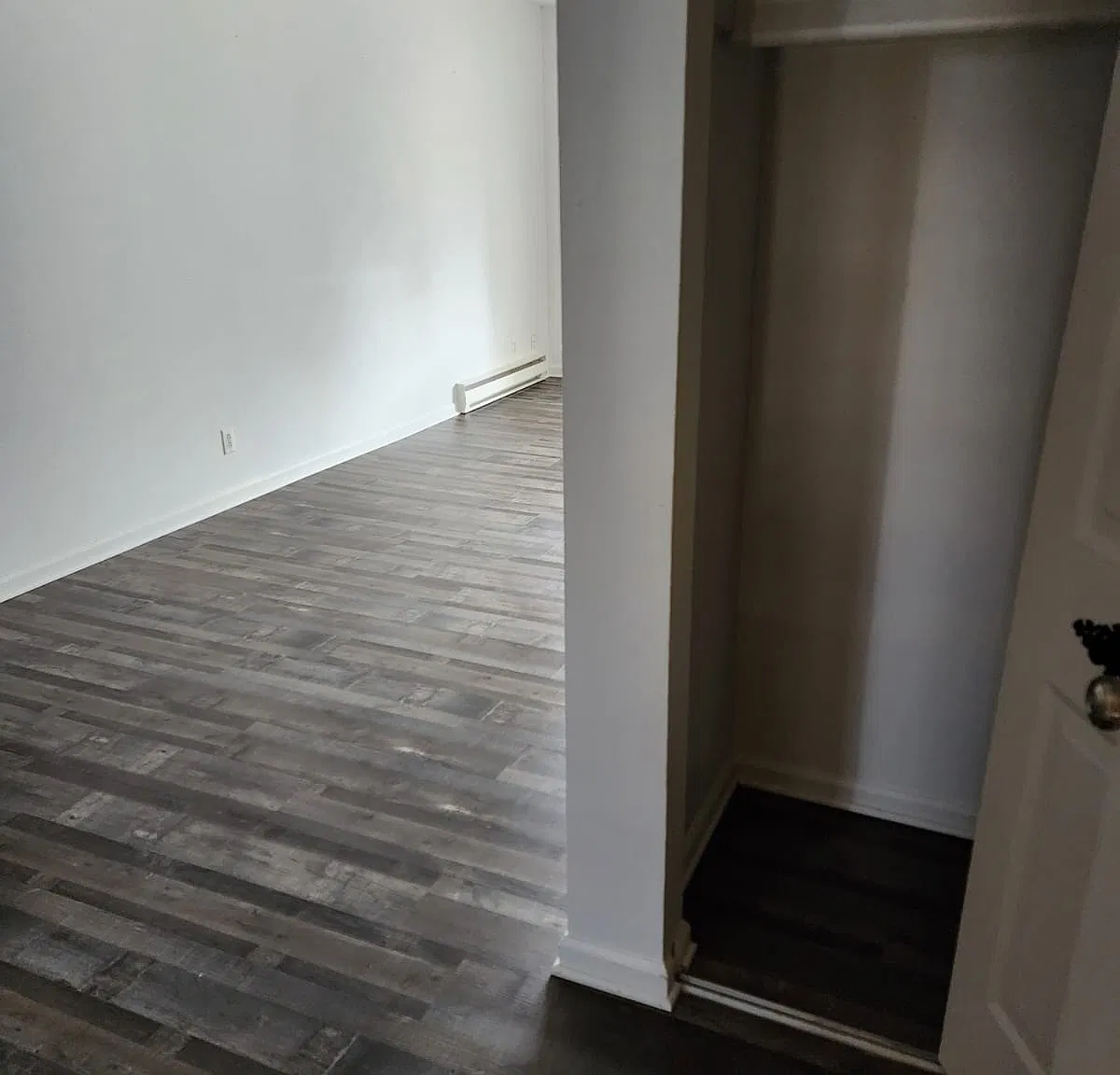 2244 Rockspring Rd — Photo 3