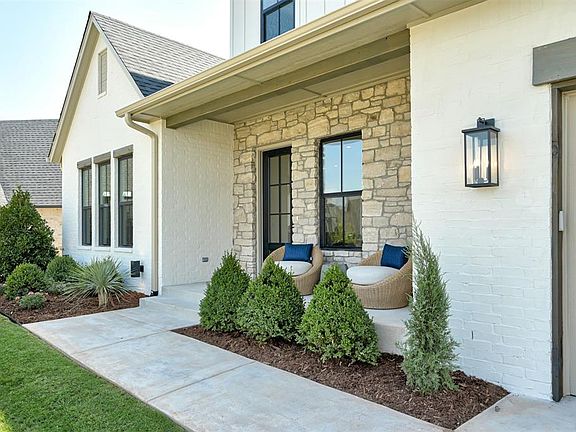 2nd image of 2432 Amante Ct