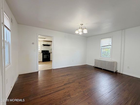 3rd image of 13 Willow Street