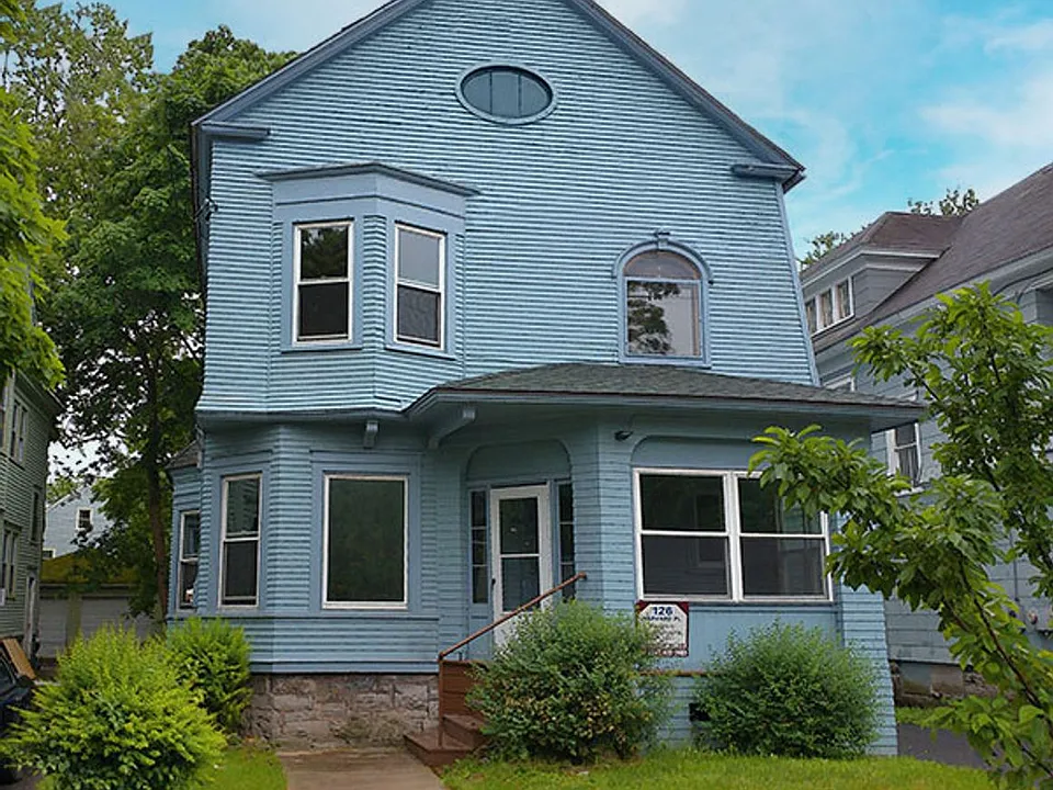 126 Harvard Pl