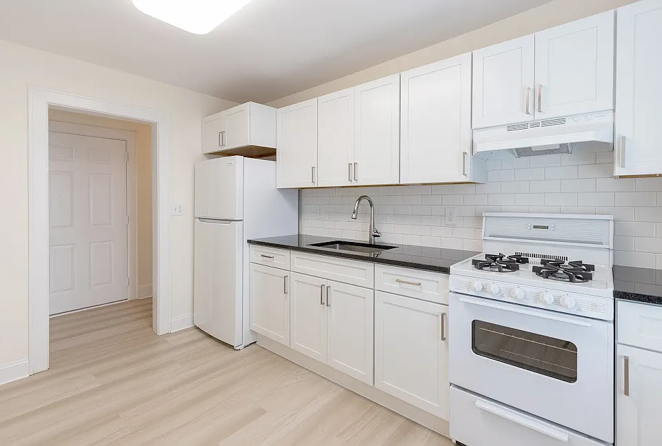 139 Partition St #2L