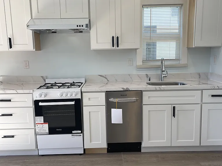1251 Burnett St #1251 — Photo 10