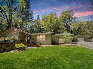 13270 N Meadow View Dr, Grass Valley, CA 95945