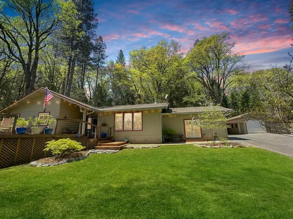 13270 N Meadow View Dr, Grass Valley, CA 95945