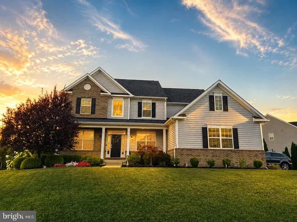402 Gardenia Dr, Mullica Hill, NJ 08062