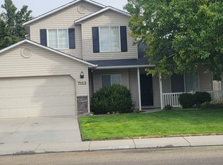 7112 E Canterbury Ln, Nampa, ID 83687