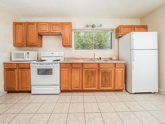 4th image of 602 W Jackson Ave